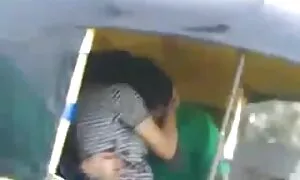 امرأة سمراء مع كبير الثدي و كيفيه صناعه الافلام الاباحيه إقناعها حواف فيديو إباحي  