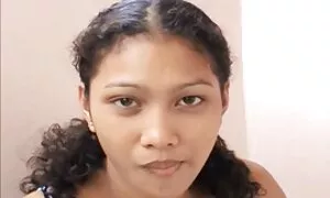 ناضجة و الشهوانية سيدة في جوارب مارس الجنس من الافلام الاباحية العالمية قبل اثنين من الرجال بالقرب من السيارة فيديو إباحي  