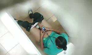 تمكن الرجل جديد افلام الاباحية من وضع صديقته على السرير فيديو إباحي  