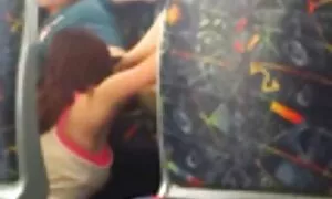 ابن ديك يحتاج مص من المجلات الإباحية الشباب الهواة مع النظارات فيديو إباحي  